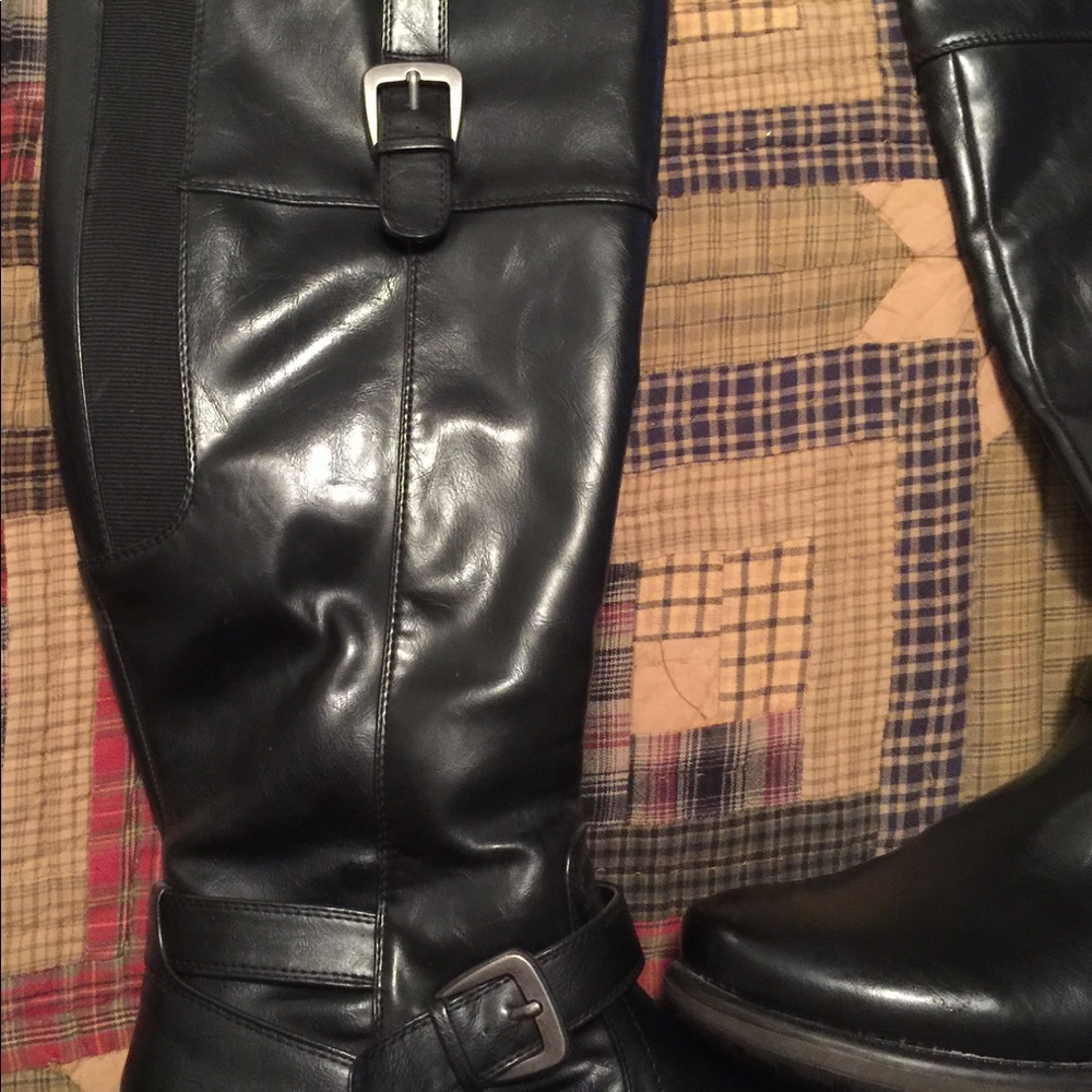 Women’s tall black boot NWOT